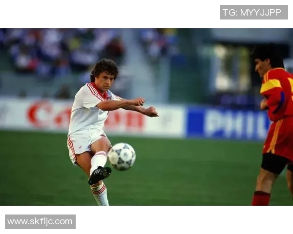 纵览世界历史足球巨星生涯与辉煌瞬间全面人物简介