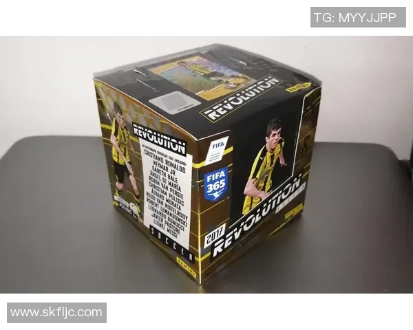 以一张足球球星卡为起点探索收藏背后的热爱与时代记忆 以一张足球球星卡为起点探索收藏背后的热爱与时代记忆